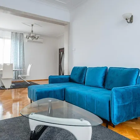 Vitosha Str 2bd White & Blue By Flat Mаnager *